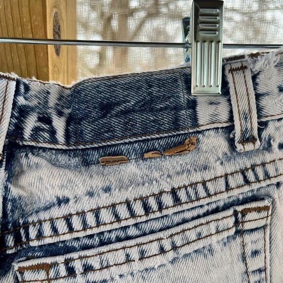 Levi's Vintage Women's Bleach Wash 80's Era Mom Jeans Size 8 - Picture 6 of 14